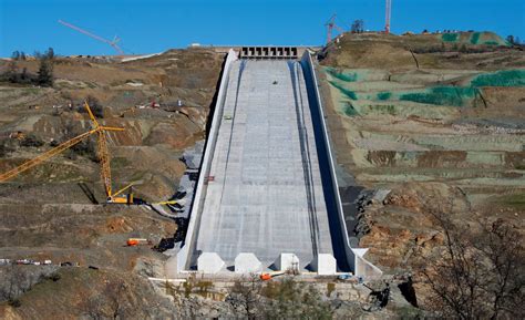 types of spillways in dams